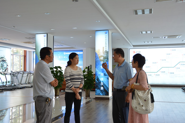 公司領導赴聯(lián)建村主持召開聯(lián)合黨委會